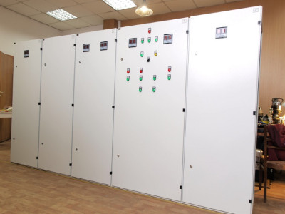 Главный распределительный щит на три ввода